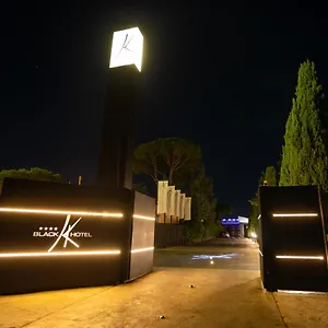 https://black.it-romehotels.com